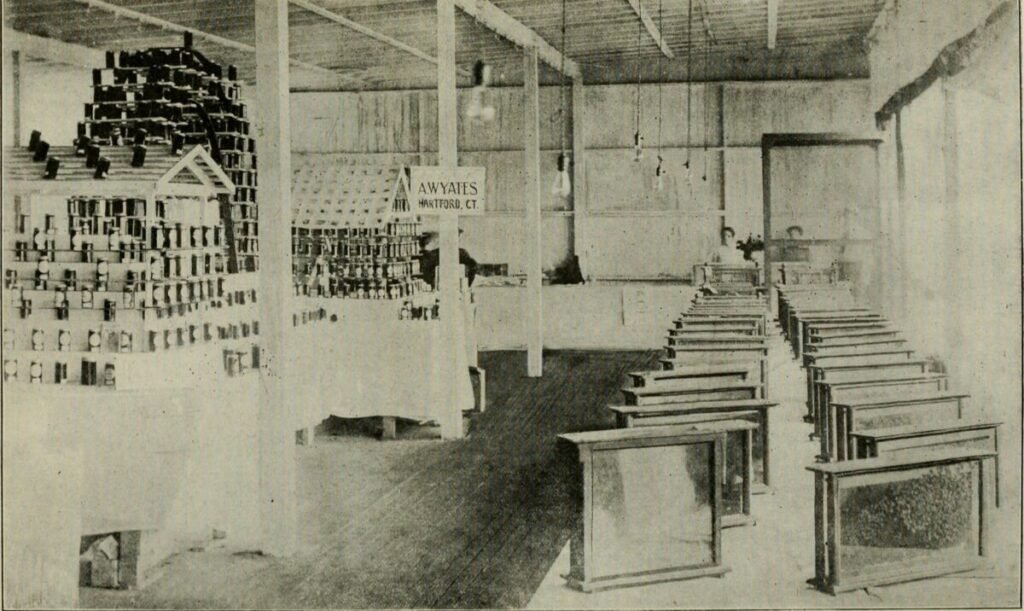 Page from a 1913 issue of Gleanings in Bee Culture, the periodical A.I. Root founded in 1873