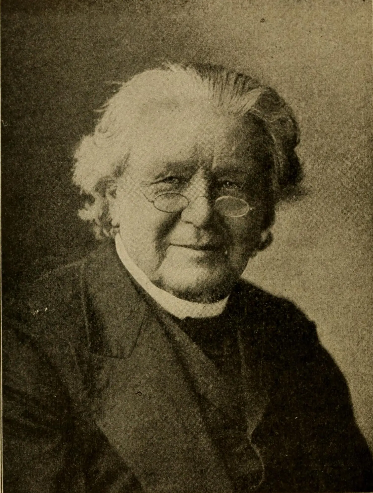 Historical portrait photograph of elderly L.L. Langstroth wearing a clerical collar