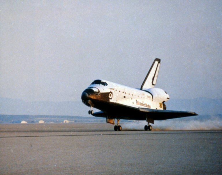 Space Shuttle Challenger landing after the STS-41-C mission that carried 3300 honeybees to orbit in 1984